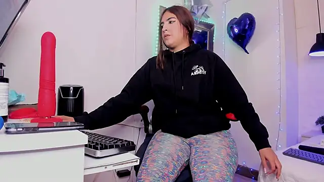 Snapshot of angel_hardy_dl chatting on 02.13.25 angel hardy dl online show from 02.13.25