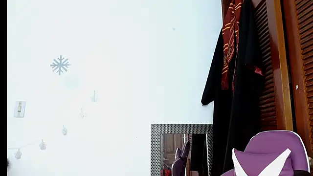 Snapshot of kendallsweet7 chatting on 03.04.25 kendallsweet7 online show from 03.04.25