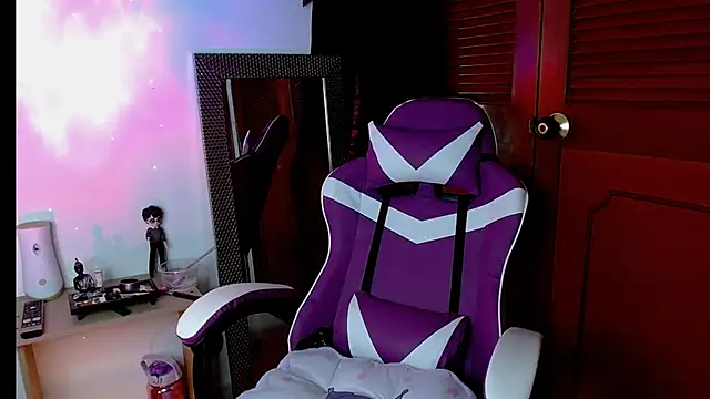 Snapshot of kendallsweet7 chatting on 03.17.25 kendallsweet7 online show from 03.17.25