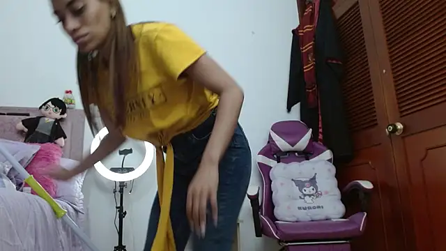 Snapshot of kendallsweet7 chatting on 09.19.25 kendallsweet7 online show from 09.19.25