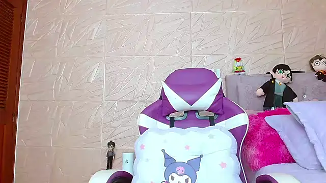 Snapshot of kendallsweet7 chatting on 10.07.25 kendallsweet7 online show from 10.07.25