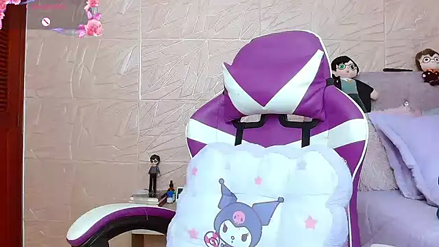 Snapshot of kendallsweet7 chatting on 10.17.25 kendallsweet7 online show from 10.17.25