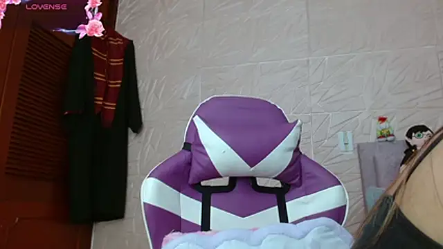 Snapshot of kendallsweet7 chatting on 10.25.25 kendallsweet7 online show from 10.25.25