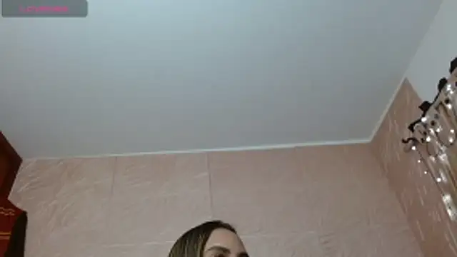 Snapshot of kendallsweet7 chatting on 10.28.25 kendallsweet7 online show from 10.28.25