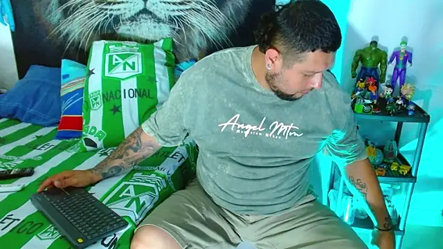 Michaell Myerss  online show from 12.16.25