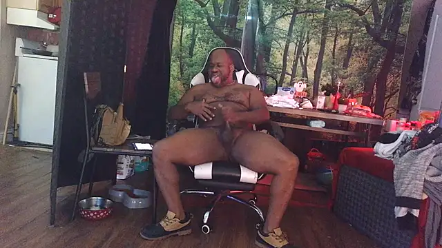 Snapshot of bigshh8 chatting on 11.16.25 bigshh8 online show from 11.16.25