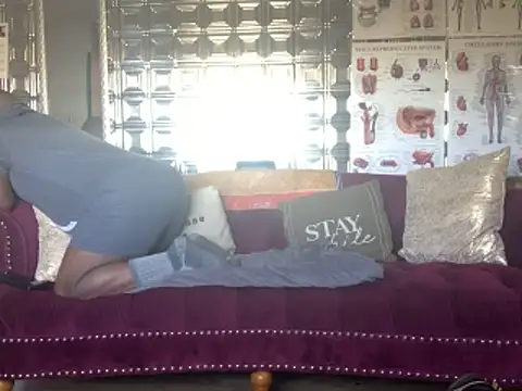 Snapshot of bigshh8 chatting on 11.18.25 bigshh8 online show from 11.18.25