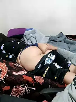 Snapshot of Angiee2001 chatting on 01.11.25 Angiee2001 online show from 01.11.25