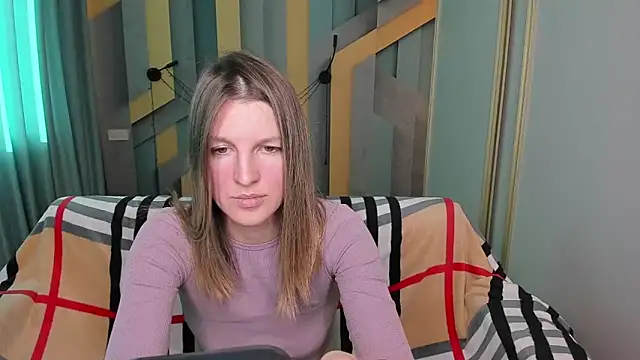 Snapshot of EmilyWalkeri chatting on 11.21.25 EmilyWalkeri online show from 11.21.25