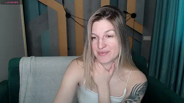 EmilyWalkeri online show from 02.18.26