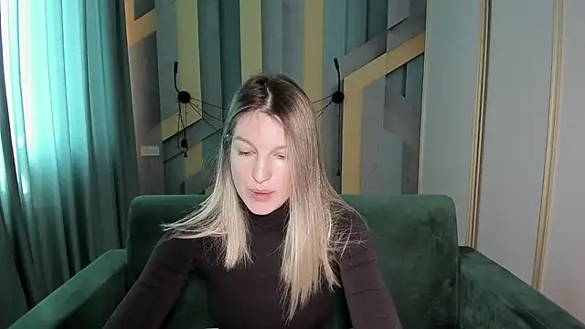 EmilyWalkeri online show from 04.28.26