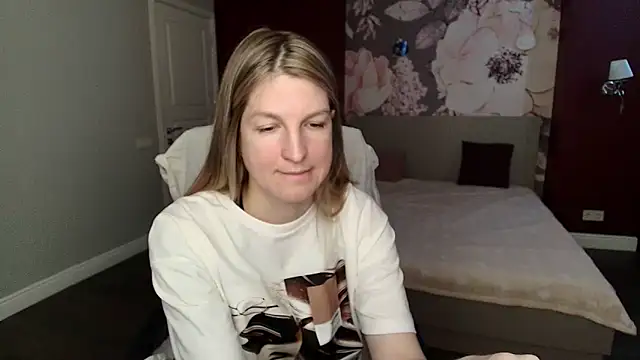 EmilyWalkeri online show from 05.06.26