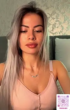 Snapshot of Natalimuur chatting on 11.19.25 Natalimuur online show from 11.19.25