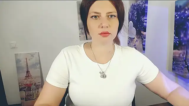 Snapshot of Lizzy_Love chatting on 07.26.26 Lizzy Love online show from 07.26.26