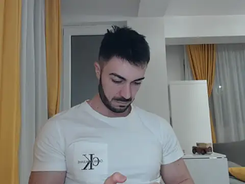 Snapshot of GoldenMark chatting on 02.03.25 GoldenMark online show from 02.03.25