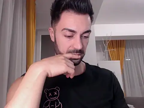 Snapshot of GoldenMark chatting on 11.15.25 GoldenMark online show from 11.15.25