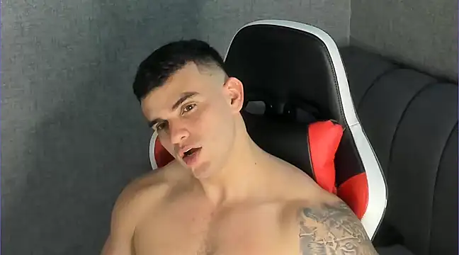 Snapshot of Ricardogo19 chatting on 01.28.25 Ricardogo19 online show from 01.28.25