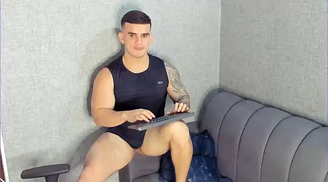 Snapshot of Ricardogo19 chatting on 01.28.25 Ricardogo19 online show from 01.28.25