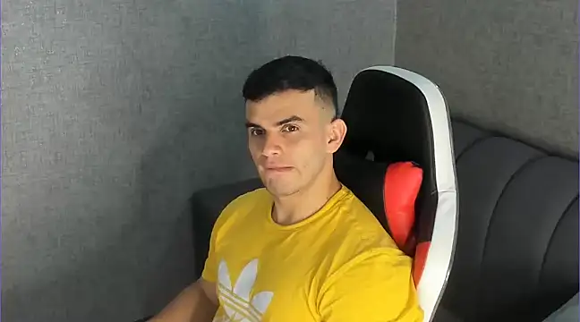 Snapshot of Ricardogo19 chatting on 01.30.25 Ricardogo19 online show from 01.30.25