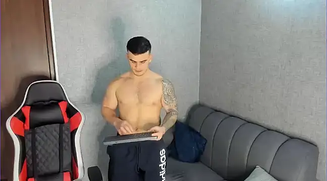 Snapshot of Ricardogo19 chatting on 01.31.25 Ricardogo19 online show from 01.31.25