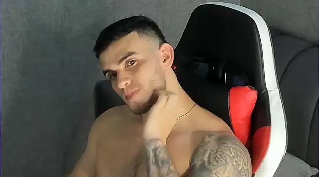 Snapshot of Ricardogo19 chatting on 02.05.25 Ricardogo19 online show from 02.05.25