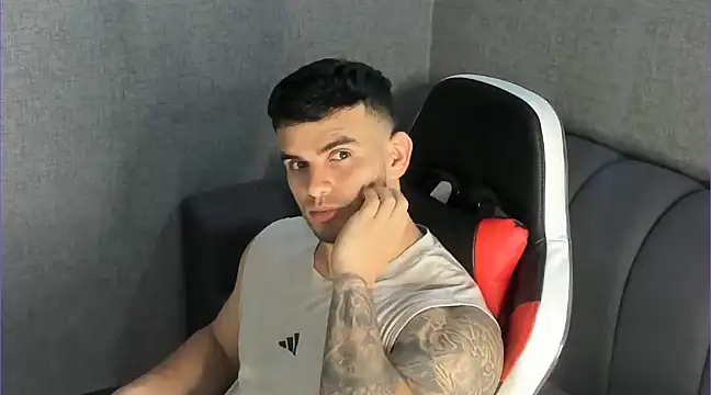 Snapshot of Ricardogo19 chatting on 02.10.25 Ricardogo19 online show from 02.10.25