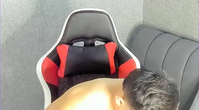 Snapshot of Ricardogo19 chatting on 02.13.25 Ricardogo19 online show from 02.13.25