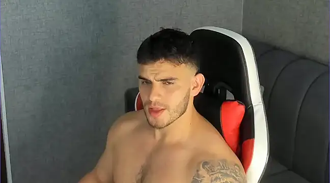 Snapshot of Ricardogo19 chatting on 02.16.25 Ricardogo19 online show from 02.16.25