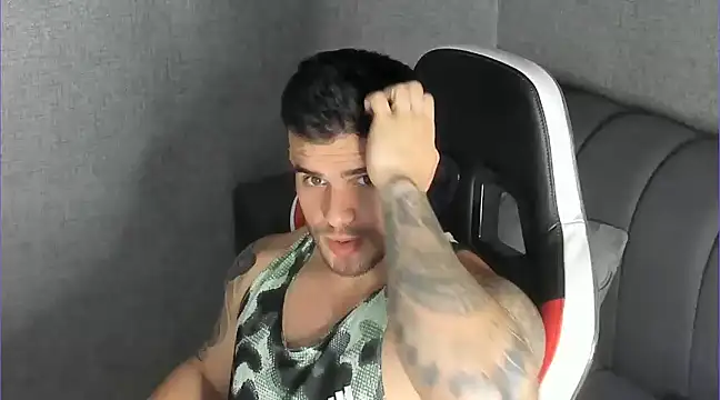 Snapshot of Ricardogo19 chatting on 03.13.25 Ricardogo19 online show from 03.13.25