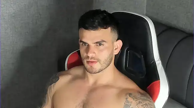 Snapshot of Ricardogo19 chatting on 03.18.25 Ricardogo19 online show from 03.18.25