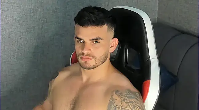 Snapshot of Ricardogo19 chatting on 03.18.25 Ricardogo19 online show from 03.18.25