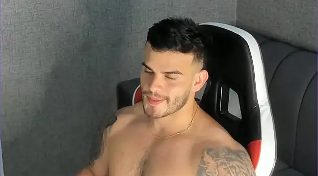 Snapshot of Ricardogo19 chatting on 03.21.25 Ricardogo19 online show from 03.21.25