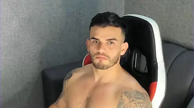 Snapshot of Ricardogo19 chatting on 03.23.25 Ricardogo19 online show from 03.23.25