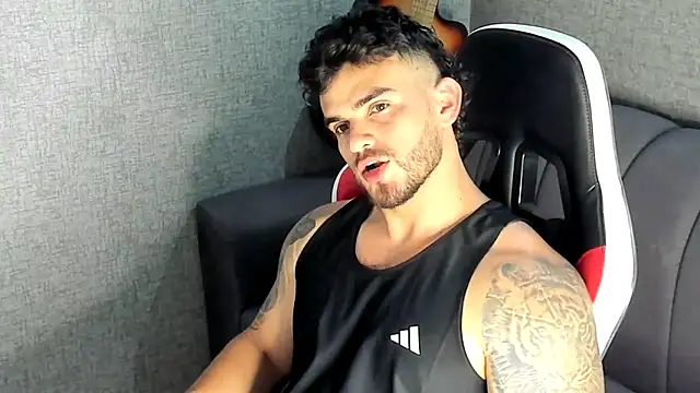 Snapshot of Ricardogo19 chatting on 10.15.25 Ricardogo19 online show from 10.15.25