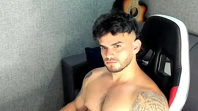 Snapshot of Ricardogo19 chatting on 10.25.25 Ricardogo19 online show from 10.25.25