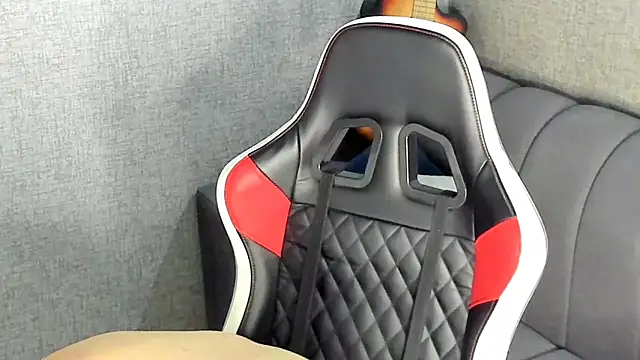 Snapshot of Ricardogo19 chatting on 10.29.25 Ricardogo19 online show from 10.29.25