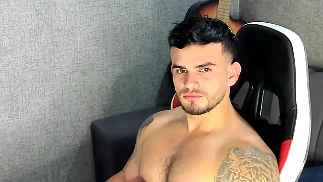 Snapshot of Ricardogo19 chatting on 11.18.25 Ricardogo19 online show from 11.18.25