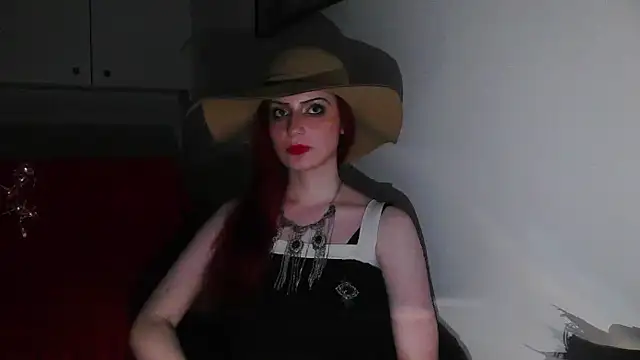 MoonLady online show from 01.30.25