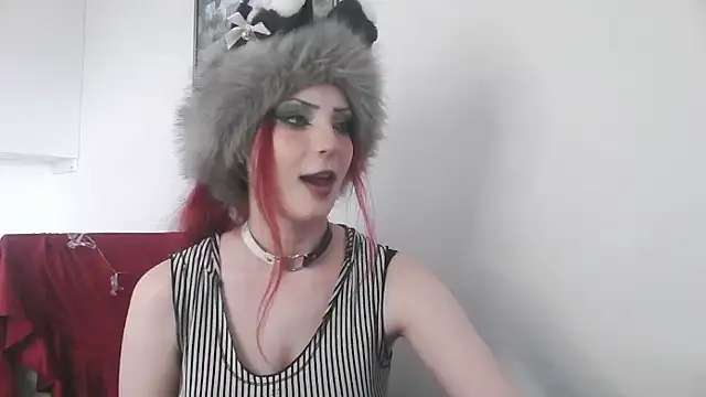 MoonLady online show from 02.04.25