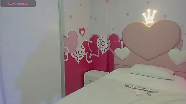 Emelyross  online show from 03.16.25