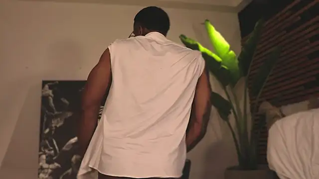 Logan Varela online show from 02.04.25