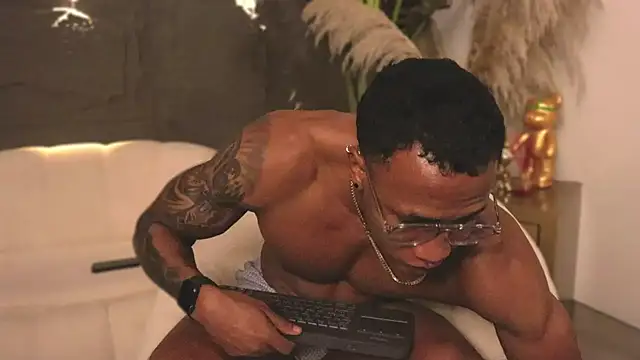 Logan Varela online show from 02.20.25