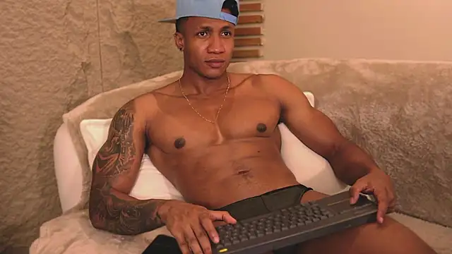 Logan Varela online show from 03.07.25