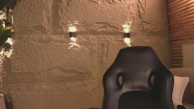 Logan Varela online show from 03.12.25