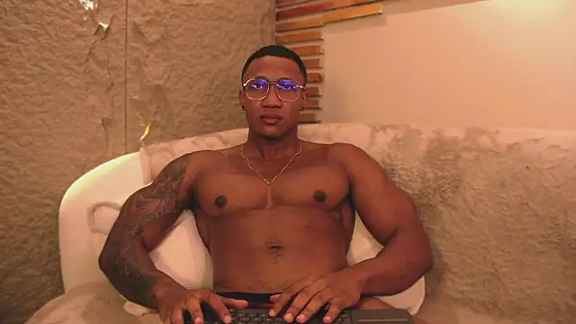 Logan Varela online show from 03.17.25