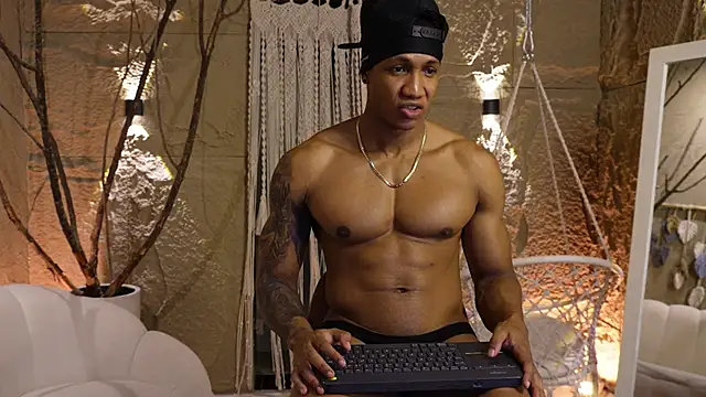 Logan Varela online show from 09.11.25