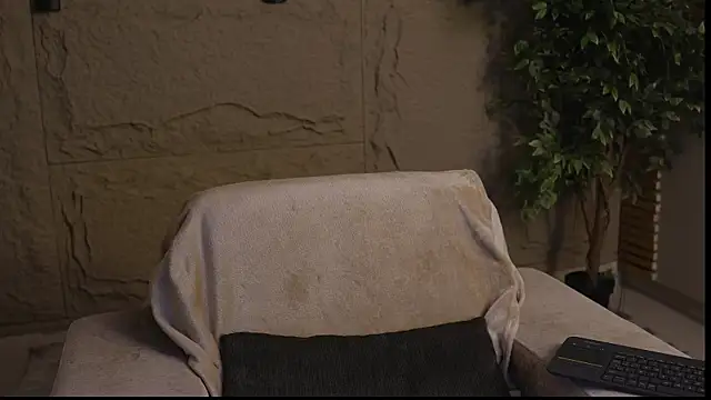 Logan Varela online show from 09.30.25