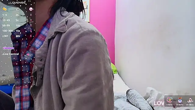 yourcuteneighbourr online show from 01.04.25