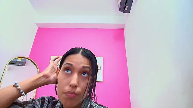 yourcuteneighbourr online show from 01.10.25