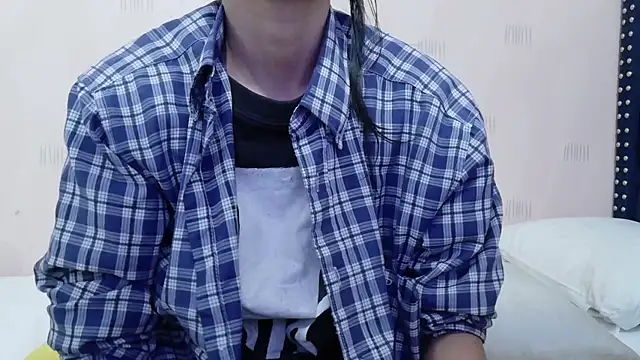 yourcuteneighbourr online show from 02.28.26